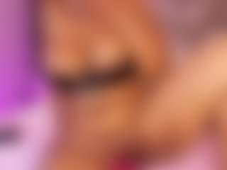 esmeralda-bigbotty's Live Sex Cam Show