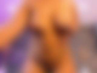esmeralda-bigbotty's Live Sex Cam Show