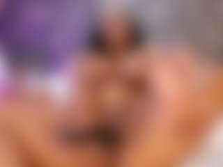esmeralda-bigbotty's Live Sex Cam Show