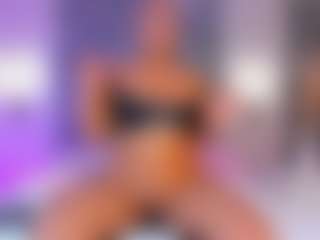 esmeralda-bigbotty's Live Sex Cam Show