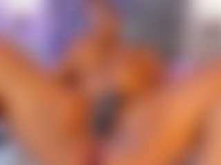 esmeralda-bigbotty's Live Sex Cam Show