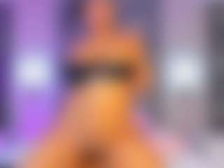 Live cam show with esmeralda-bigbotty - Black Squirt on parknlotfishbdy