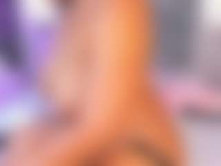 esmeralda-bigbotty's Live Sex Cam Show