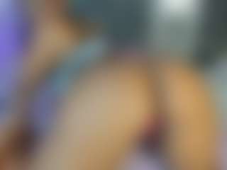 esmeralda-bigbotty's Live Sex Cam Show