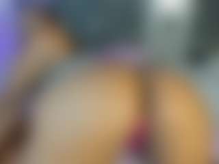 esmeralda-bigbotty's Live Sex Cam Show