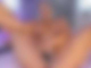 esmeralda-bigbotty's Live Sex Cam Show