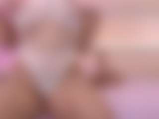 esmeralda-bigbotty's Live Sex Cam Show