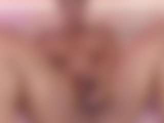 esmeralda-bigbotty's Live Sex Cam Show