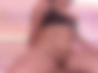 Live cam show with esmeralda-bigbotty - Bedroom Black on Soda Cam