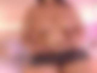 Live cam show with esmeralda-bigbotty - Living Room on madthumbs
