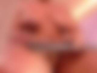 esmeralda-bigbotty's Live Sex Cam Show