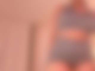 esmeralda-bigbotty's Live Sex Cam Show