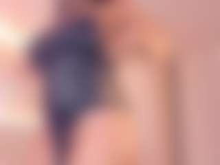 esmeralda-bigbotty's Live Sex Cam Show