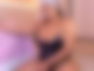 esmeralda-bigbotty's Live Sex Cam Show