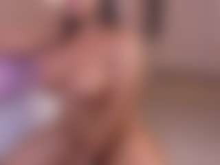 Live cam show with esmeralda-bigbotty - Bedroom Ebony on 1on1-livenow