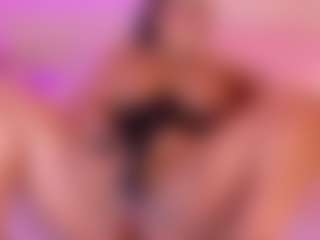 esmeralda-bigbotty's Live Sex Cam Show