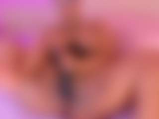 esmeralda-bigbotty's Live Sex Cam Show