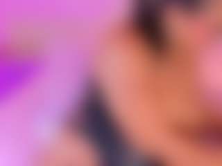 esmeralda-bigbotty's Live Sex Cam Show
