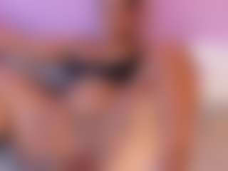Live cam show with esmeralda-bigbotty - Living Room on fuklive.com