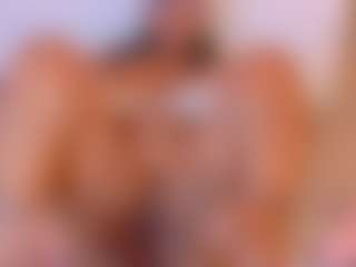 esmeralda-bigbotty's Live Sex Cam Show