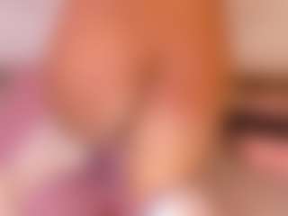 Live cam show with esmeralda-bigbotty - Living Room on livesexfox.com