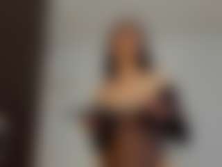Live cam show with lucia ferrer - Shaved Pussy MILF on sexylivex.com