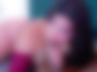 Live cam show with AgathaLynx - Chubby on Camming Site