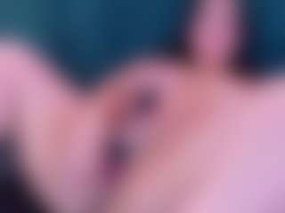 Live cam show with AgathaLynx - Landingstrip on live18s.com