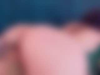 Live cam show with AgathaLynx - Oil on live.xbliss.ai
