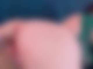Live cam show with AgathaLynx - Oil on Camsoda