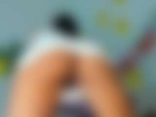 Live cam show with Hellen-Sky - Tiny Tits on Milfs Live