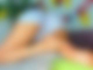 Live cam show with Hellen-Sky - Body Massage on SxyPornLive