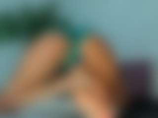 Live cam show with Hellen-Sky - Bedroom Ebony on Chatstar