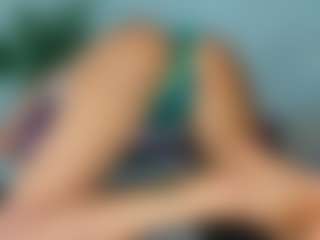 Live cam show with Hellen-Sky - Bedroom Ebony on Camsoda