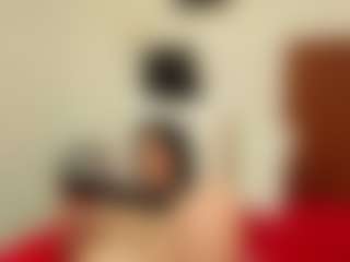 Live cam show with karennlenoy - Mature MILF on Streamer API