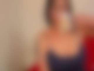 karennlenoy MILF webcam performer live streaming