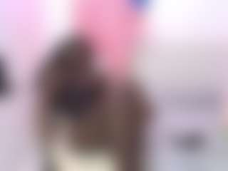 Live cam show with eveissey - Tease on Camsoda