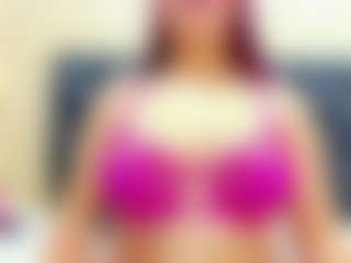 Live cam show with VeronicaTits - Shaved Pussy on Camsoda