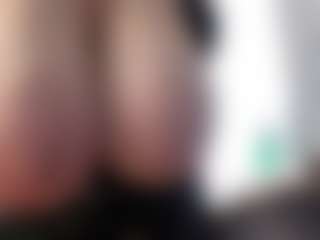 Live cam show with YanaMay - Blonde Hair on friskycurves.com