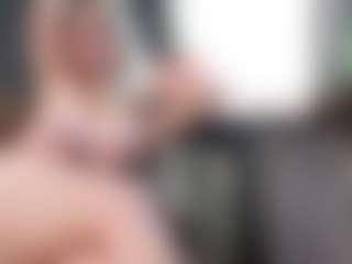YanaMay MILF webcam performer live streaming