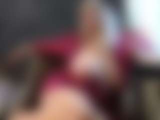 YanaMay MILF webcam performer live streaming