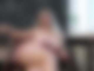YanaMay MILF webcam performer live streaming