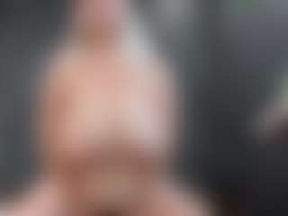 YanaMay MILF webcam performer live streaming