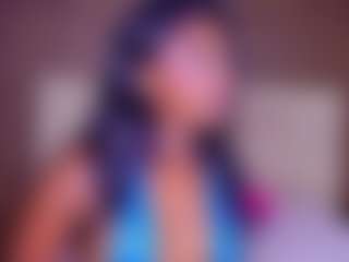 Live cam show with KishaLove - Black on AdultVida.com