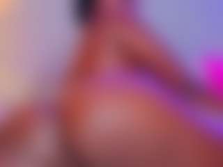 Live cam show with KishaLove - Curvy Small Tits on camtv