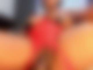 Live cam show with Camille Bennet - Big Nipples on CamwithHer