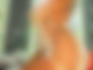Live cam show with Camille Bennet - Nipple Piercings on AdultVida.com