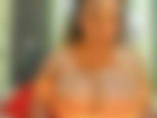 Live cam show with Camille Bennet - Tattoos on Uber Horny