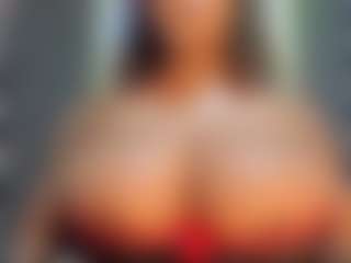 Live cam show with Camille Bennet - Femdom on googirlz