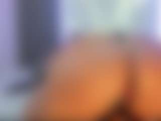 Live cam show with Camille Bennet - Machine on Camversity